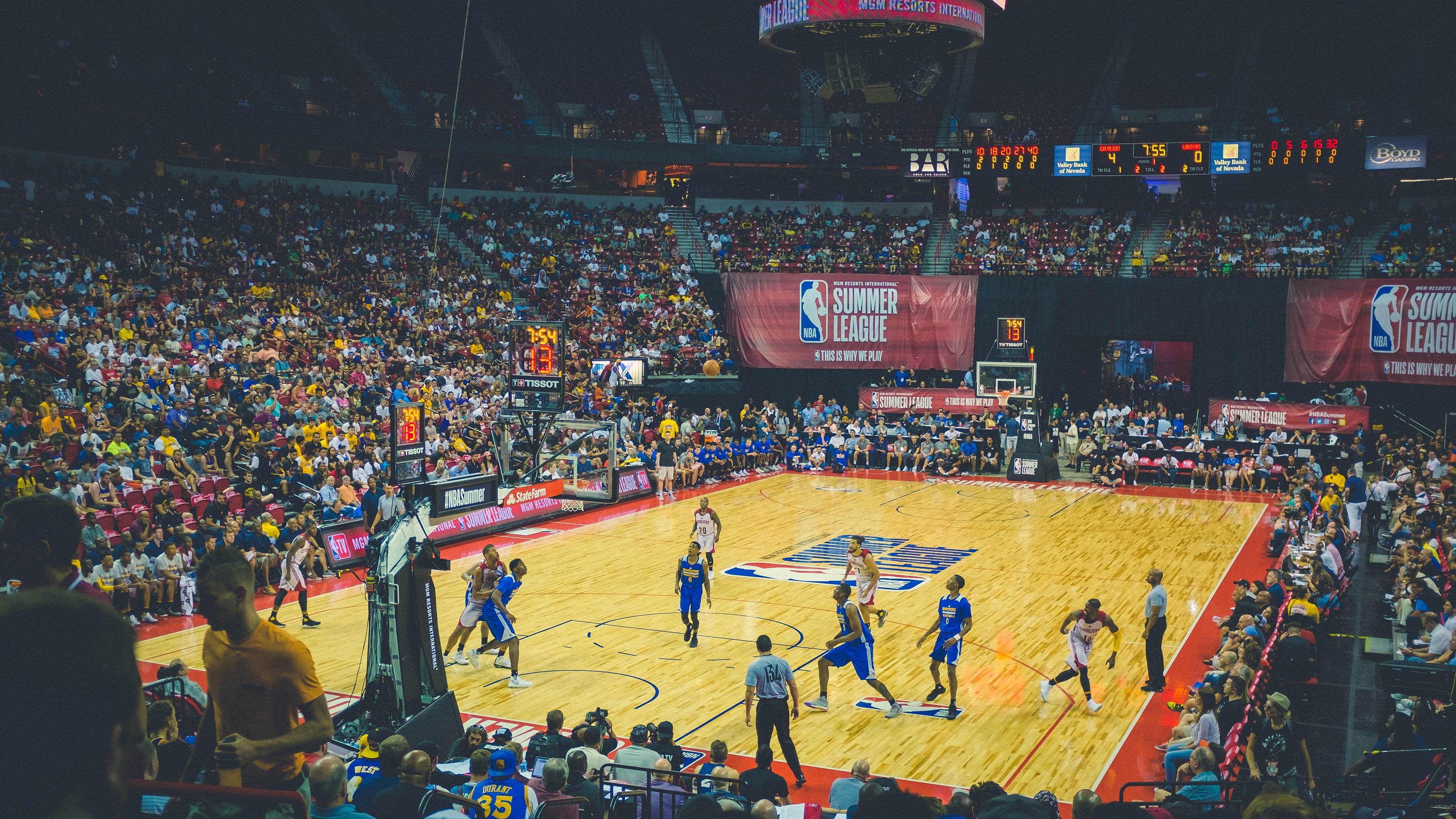 “青春燃梦”青少年篮球系列公益展在西安火热进行，弘扬体育精神